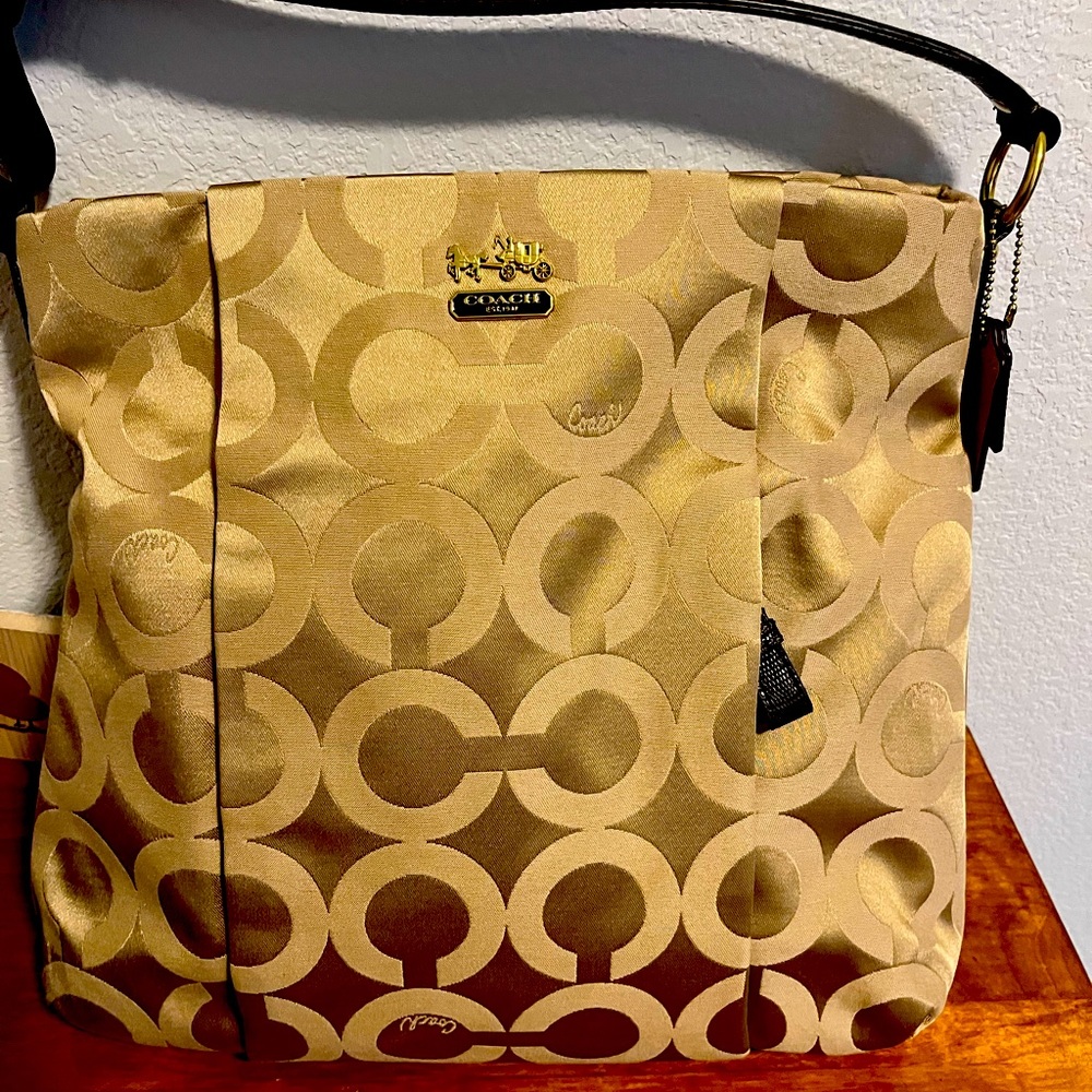 Beautiful Coach tote